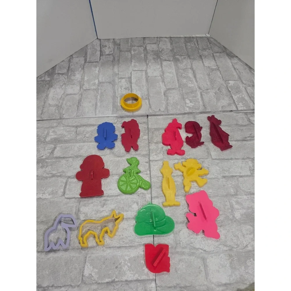 Vtg Mixed Lot Looney Tunes Sesame Street 14 Cookie Cutters Peanuts Baking Crafts